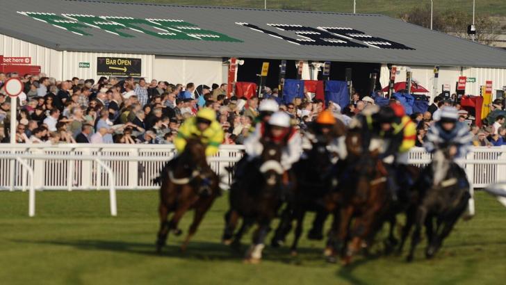 Horse racing at Ffos Las